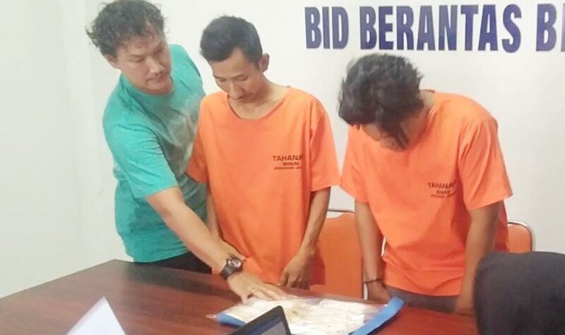Dua kurir sabu antar provinsi ditangkap petugas BNN Provinsi Jambi | foto : dir
