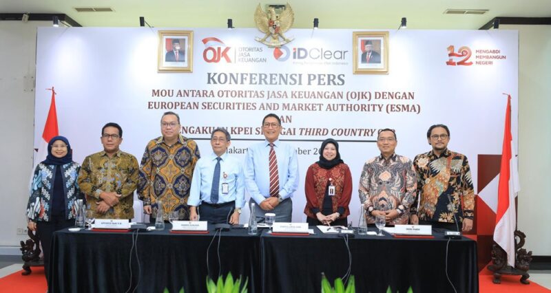 Kepala Eksekutif Pengawas Pasar Modal, Keuangan Derivatif dan Bursa Karbon OJK, Inarno, menyampaikan hal itu dalam jumpa pers di Kantor OJK, Gedung Soemitro Djojohadikusumo, Jakarta, Senin, 13 November 2023 | foto : humas ojk