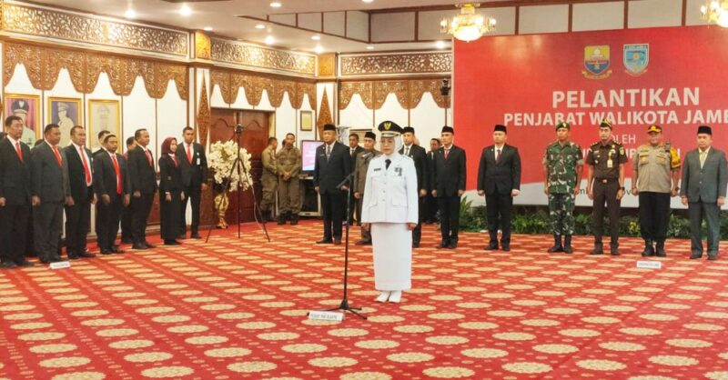 Sri Puwaningsih dilantik sebagai Penjabat Wali Kota Jambi, Selasa, 7 November 2023, sore |  foto : dir 