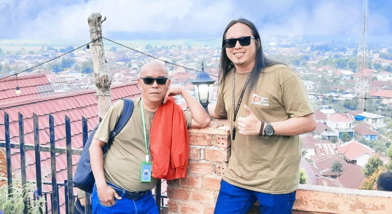 Ketua JMSI Provinsi Jambi Doddi Irawan (kiri) dan Komisaris PT Portal Media Digital Hendra Putra (kanan) | foto : dok pribadi