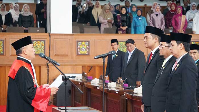 Tiga pimpinan DPRD Provinsi Jambi periode 2024 - 2029 dilantik | ran 