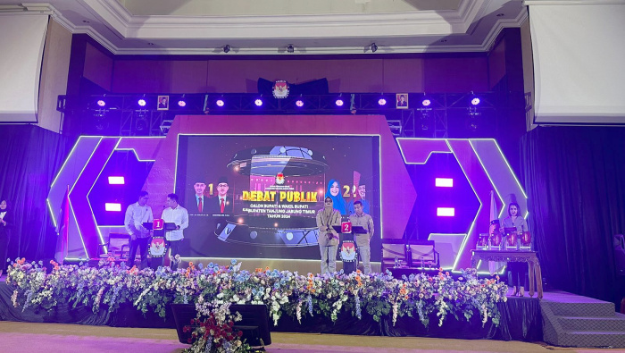 Zumi Laza saat mengikuti debat publik Pilkada Tanjabtim | tim