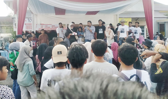 Romi Hariyanto memberi semangat kepada mahasiswa di Muara Bungo, Rabu | tim