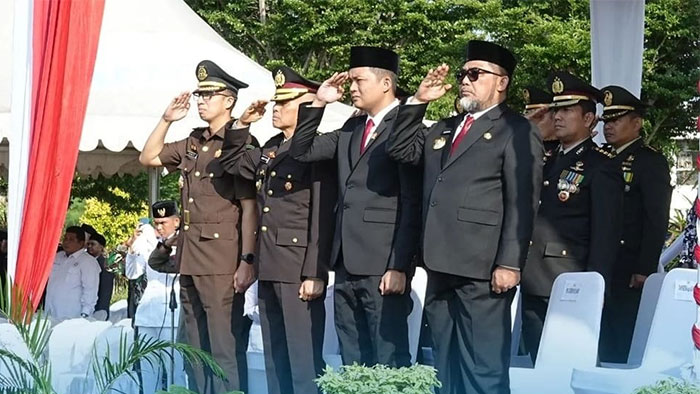 Upacara peringatan Hari Pahlawan di Lapangan Kantor Gubernur Jambi, Minggu | mul/ran