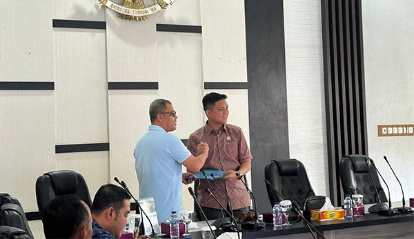 Hafiz seusai rapat banggar bersama Dispora Provinsi Jambi, Sabtu | ran