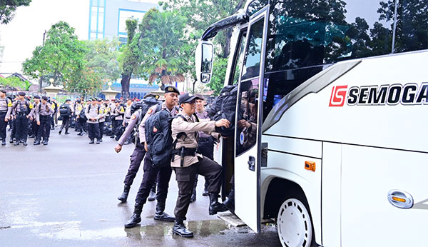 Ratusan personel Polda Jambi mulai bergeser ke lokoasi pengamanan pilkada, Minggu | ran