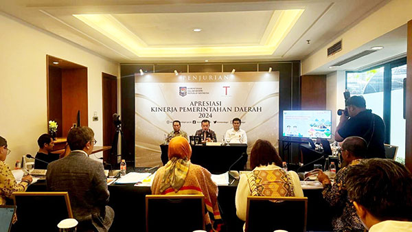 Gubernur Jambi, Al Haris, memaparkan berbagai capaian dan program kerja Pemprov Jambi di Kemendagri, Rabu | dki