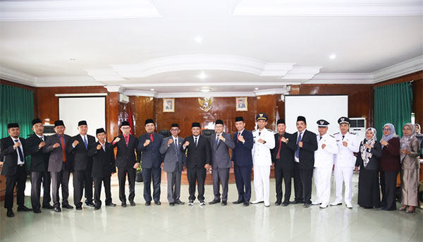 Robby Nahliansyah bersama para pejabat yang dilantik, Selasa | dki-tjt