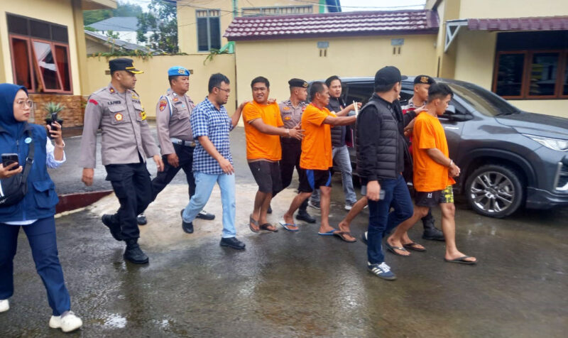 Tersangka pembakaran kotak suara di Kota Sungai Penuh menyerahkan diri | humas polda