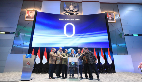 Peresmian perdagangan internasional perdana unit karbon Indonesia melalui Bursa Karbon Indonesia (IDXCarbon), di Main Hall BEI, Jakarta, Senin, 20 Januari 2025 | pr