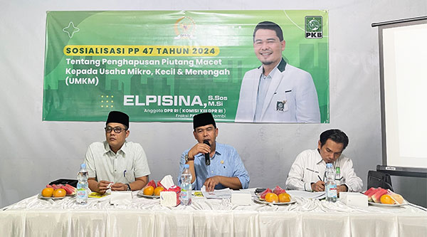 Anggota DPR RI, Elpisina (tengah), saat mensosialisasikan Peraturan Pemerintah nomor 47 Tahun 2024 | dod