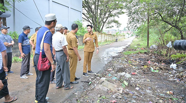 Wawako Jambi, Diza Hazra Aljosha, bersama sejumlah kepala OPD dan camat, meninjau lokasi pengolahan sampah dan TPS, Selasa | dki