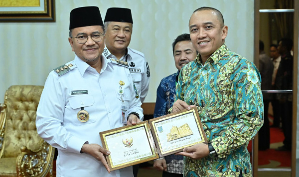 Penandatanganan Nota Kesepahaman (MoU), antara PT. Pertagas Niaga dengan PT. Siginjai Sakti (Perseroda), di Griya Mayang, rumah dinas jabatan Wali Kota Jambi, Rabu sore, 19 Maret 2025 | diskominfo