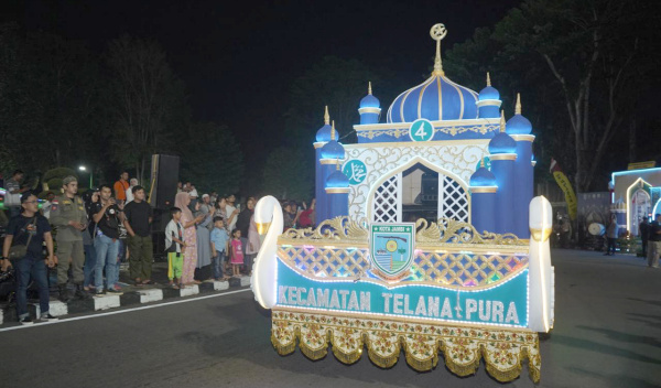 Pawai Mobil Hias Takbiran Keliling menyambut Idul Fitri di Kota Jambi, Minggu malam | dki