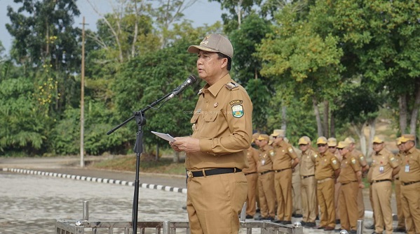 Bupati Muarojambi, Bambang Bayu Suseno, memimpin apel gabungan perdana, Selasa | dki-mj