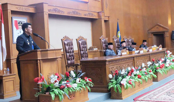 Penjabat Bupati Muarojambi, Raden Najmi, pada rapat paripurna ranperda RTRW, Senin | dki