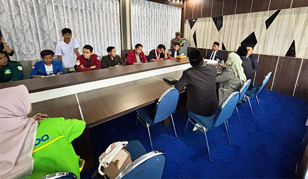 Mahasiswa dan pemuda Bungo audiensi dengan DPRD Bungo soal PETI | pr