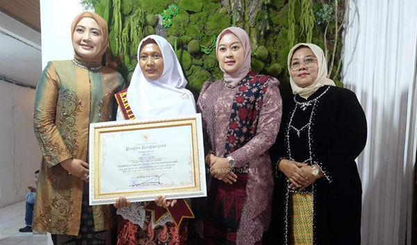 Ririn Novianty dan Novi Astrianti hadir pada peringatan Hari Kartini Tingkat Provinsi Jambi, Rabu | dki-mj