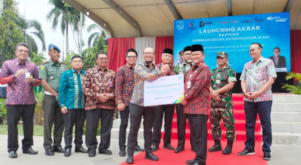 Pemerintah Kota (Pemkot) Jambi resmi meluncurkan program bantuan jaminan sosial ketenagakerjaan bagi pekerja rentan, Kamis 22 Mei 2025.