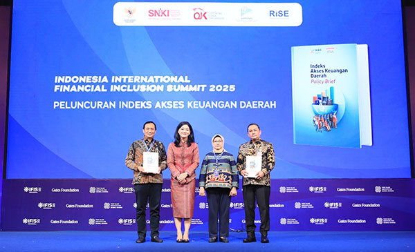 OJK meluncurkan Indeks Akses Keuangan Daerah (IKAD) bersama Kementerian PPN / Bappenas dan Kemenko Perekonomian pada acara Indonesia International Financial Inclusion Summit 2025, di Jakarta, Selasa | ojk