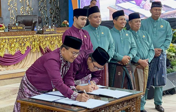 Wali Kota Jambi dan Kepala BPJS Ketenagakerjaan Jambi menandatangani MoU perlindungan jaminan sosial ketenagakerjaan, Rabu | pr