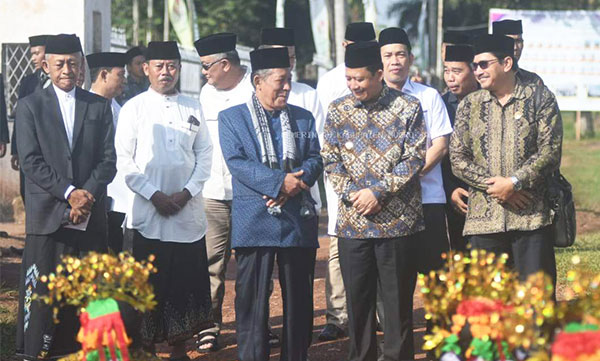 Bupati Muarojambi Bambang Bayu Suseno bersama Wakil Gubernur Jambi Abdullah Sani di Pondok Pesantren An-Nur, Tangkit, Minggu | dki