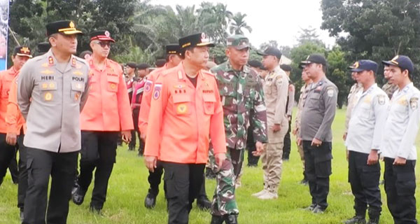 Bupati Muarojambi, Bambang Bayu Suseno, memeriksa kesiapan satgas karhutla, Jumat | dki
