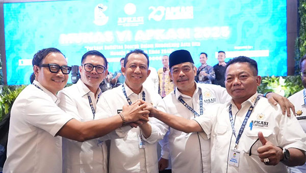 Bupati Muarojambi, Bambang Bayu Suseno, bersama para bupati pada Munas VI APKASI | dki-mj