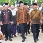 Bupati Muaro Jambi, Bambang Bayu Suseno, bersama Menteri Kehutanan di Desa Muara Kumpeh, Rabu | dki-mj