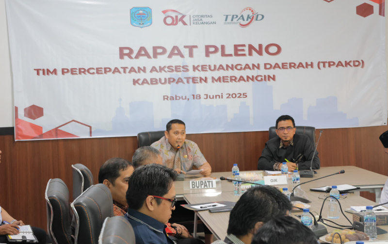 Rapat pleno TPAKD Kabupaten Merangin dibuka oleh Bupati M Syukur, dihadiri Kepala OJK Jambi, Yan Iswara Rosya | humas ojk