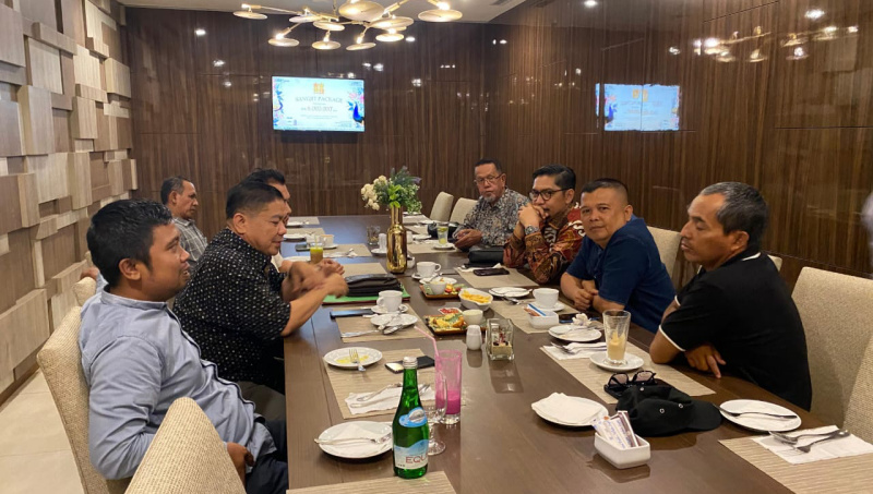 Yusuf Warsyim saat bersilaturahmi dengan alumni IMM di Jambi | dia