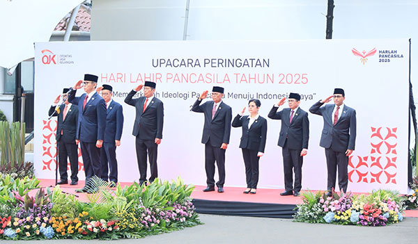 Upacara peringatan hari lahir Pancasila di halaman Gedung Soemitro Djojohadikusumo, Kompleks Kementerian Keuangan, Jakarta, Senin | ojk