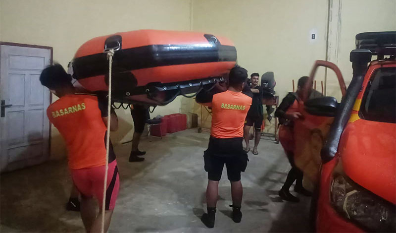 Tim Pos SAR Bungo saat persiapan pencarian dua remaja Desa Teluk Singkawang, Senin | sar
