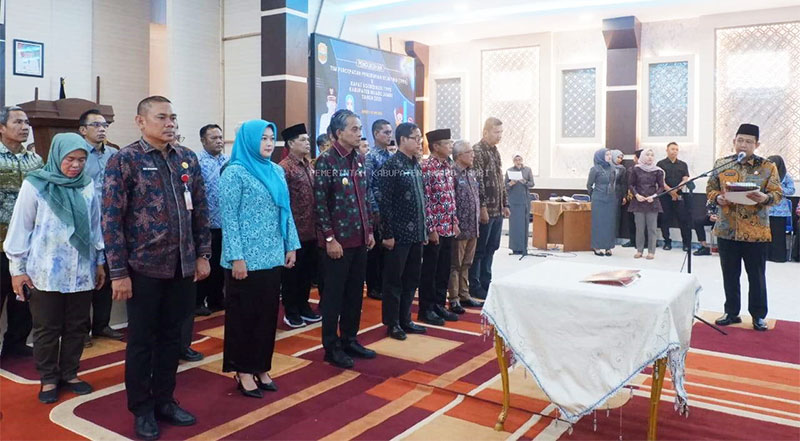 Bupati Muarojambi, Bambang Bayu Suseno, mengukuhkan Tim Percepatan Penurunan Stunting (TPPS) Muarojambi, Jumat | dki-mj
