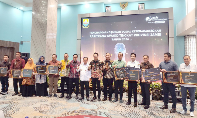 Pemerintah Kabupaten Muaro Jambi menerima penghargaan Paritrana Awards 2024 dengan peringkat II kategori pemerintah kabupaten/kota se-Provinsi Jambi | bpjstk