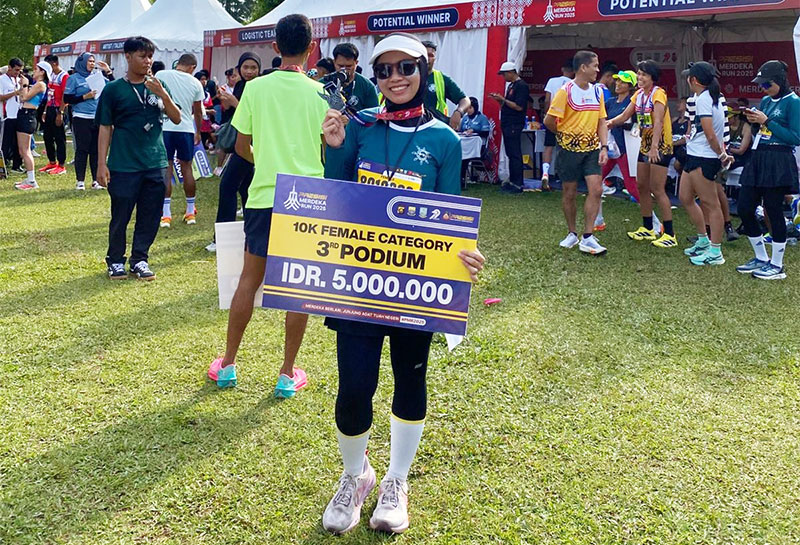 Saradila Yulandari peraih juara 3 lomba lari Presisi Merdeka Run 2025 | dia
