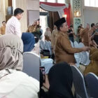 Al Haris, Maulana dan Diza saat memasuki ruangan pertemuan | tim