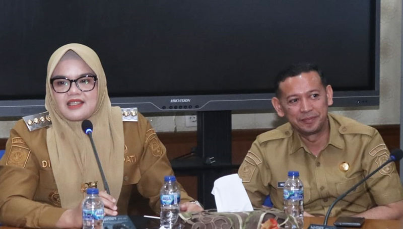 Bupati Tanjung Jabung Timur, Dillah Hikmah Sari, dan Wakil Bupati Muslimin Tanja | istimewa