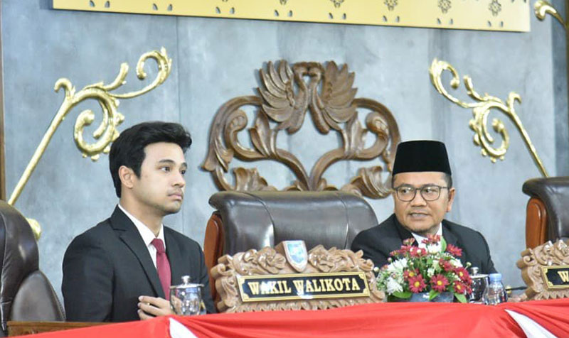 Wali Kota Jambi, Dr. Maulana (kanan) dan Wakil Wali Kota Diza Hazra Aljosha (kiri) | dki-kj