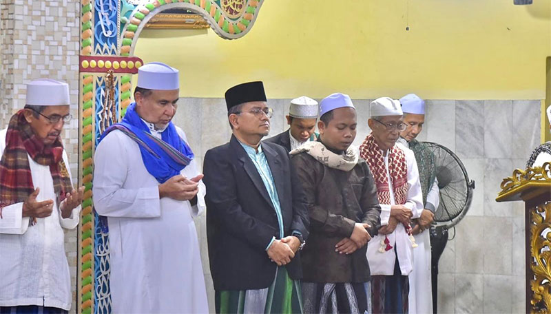 Wali Kota Jambi, Maulana, menghadiri Maulid Nabi Muhammad SAW di Masjid Magatsari, Pasar Jambi, Kamis malam | dki-kj