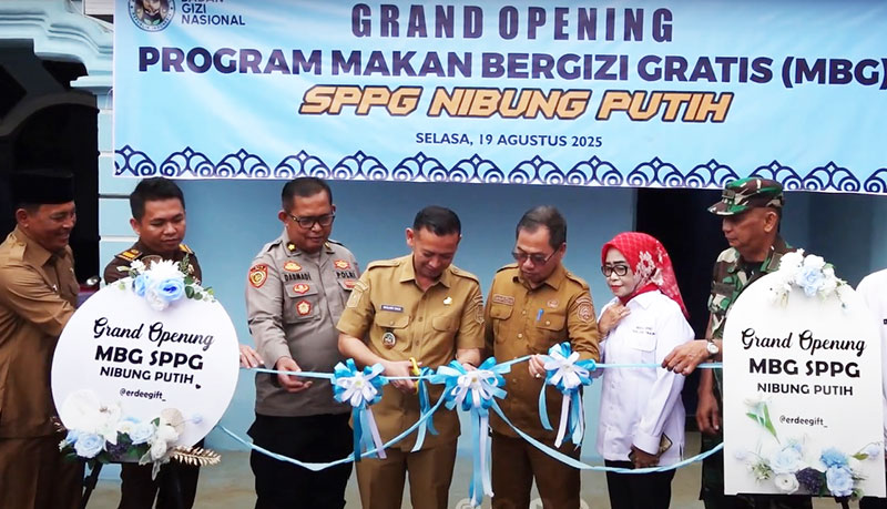 Wakil Bupati Tanjung Jabung Timur, Muslimin Tanja, meresmikan Sekolah Peternakan dan Pertanian Garam (SPPG) Nibung Putih, Selasa | dia