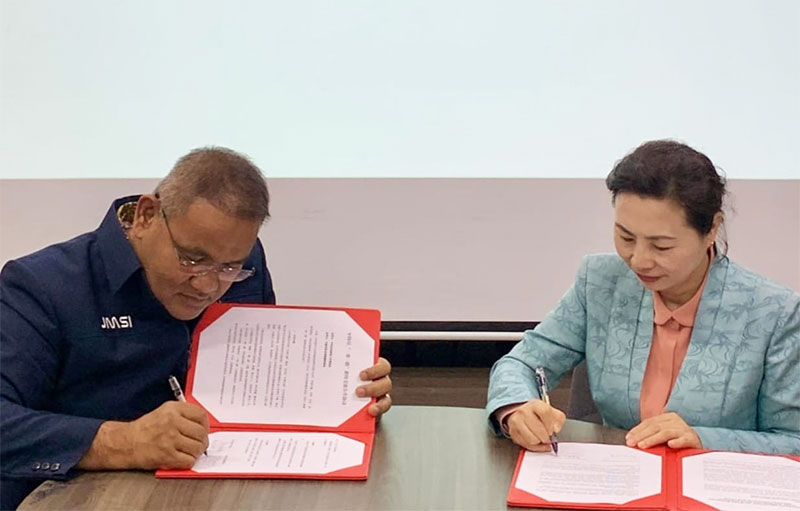 MoU ditandatangani Sekretaris Eksekutif ACJA, Wu Xu, dan Ketua Umum JMSI, Teguh Santosa, di Gedung VOI Media, Jalan Tanah Abang III, Jakarta, Selasa, 28 Oktober 2025 | jmsi