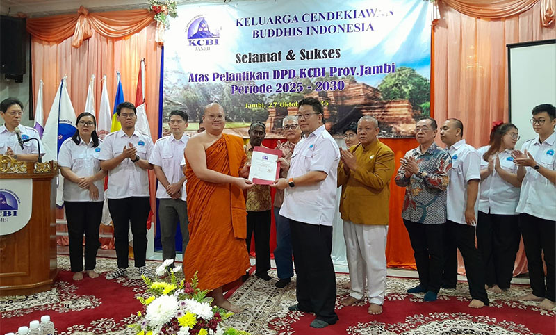 DPD Keluarga Cendekiawan Buddhis Indonesia (KCBI) Provinsi Jambi masa bakti 2025-2030 dilantik, di Vihara Vimuttara, Kota Jambi, Senin | gjj
