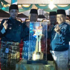 Wali Kota Maulana dan Wakil Wali Kota Diza Hazra Aljosha menerima piala bergilir MTQ Provinsi Jambi | dki-kj