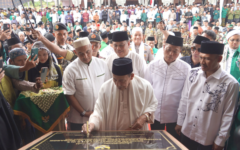 Maulana Al Habib Muhammad Luthfi bin Yahya meresmikan Pondok Pesantren Sholeh Al Mubarok, di Desa Gemuruh, Tungkal Ulu, Tanjung Jabung Barat, Jambi | prm