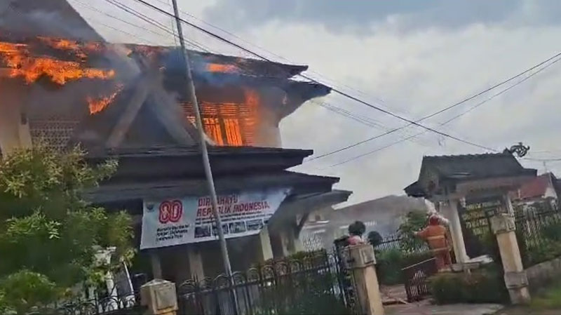 Kantor Dinas Pertanian Tanaman Pangan Provinsi Jambi terbakar, Minggu | asa