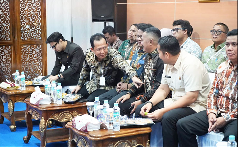 Bupati Muaro Jambi, Dr. Bambang Bayu Suseno, hadir saat kunjungan kerja Menteri Kesehatan, Budi Gunadi Sadikin, di RSUD Raden Mattaher, Jambi, Jumat | dki-mj