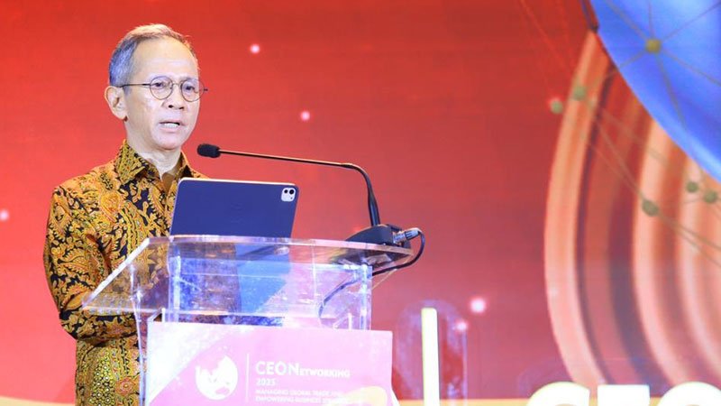 Ketua Dewan Komisioner OJK, Mahendra Siregar, pada acara CEO Networking 2025, di Jakarta, Selasa 18 November 2025 | pr