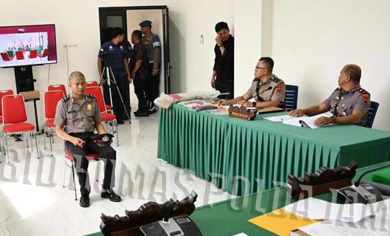Sidang Komisi Kode Etik Profesi di Polda Jambi merekomendasikan Bripda Waldi diberhentikan tidak dengan hormat dari institusi Polri, Jumat | pld