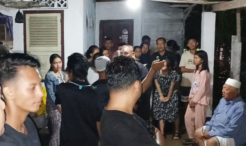 Pagar tembok milik Rumah Sakit Arafah roboh dan menimpa rumah warga, Senin malam | asa